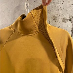 Nike Dri-Fit Womens Pullover Hoodie - Camel color - Size L - barley worn